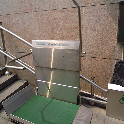 斜挂式升降平台（室外）