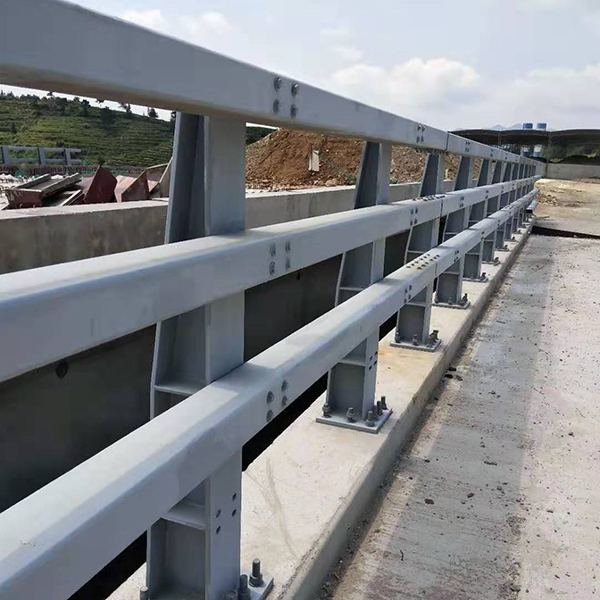 304不锈钢防撞护栏